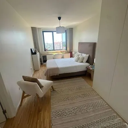アパート Amazing Penthouse With A Terrace *