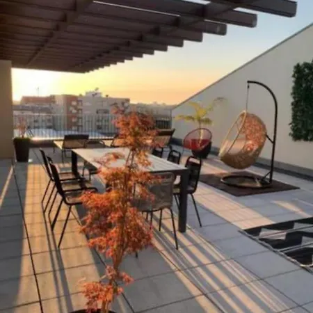 アパート Amazing Penthouse With A Terrace *