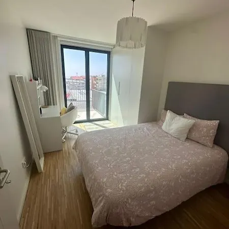 アパート Amazing Penthouse With A Terrace ポルト