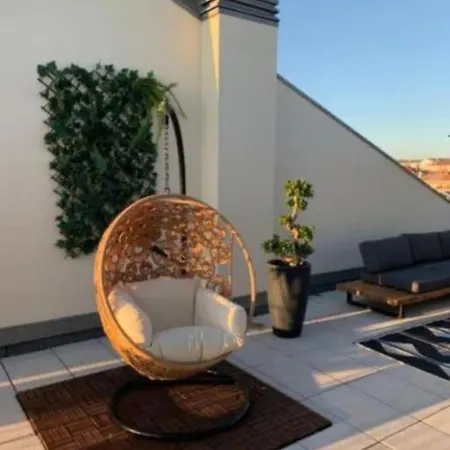Amazing Penthouse With A Terrace アパート