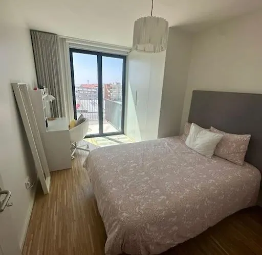 Lägenhet Amazing Penthouse With A Terrace Oporto